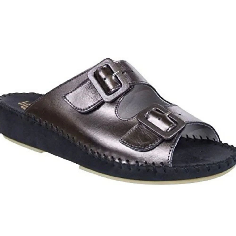 LA PLUME JEN WOMEN'S  ADJUSTABLE BUCKLE STRAP SANDALS